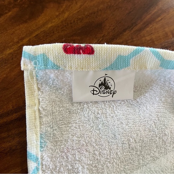 NWT Disney Mickey & Minnie Mouse Cherry Hand Towels Set of 2 - Picture 4 of 6